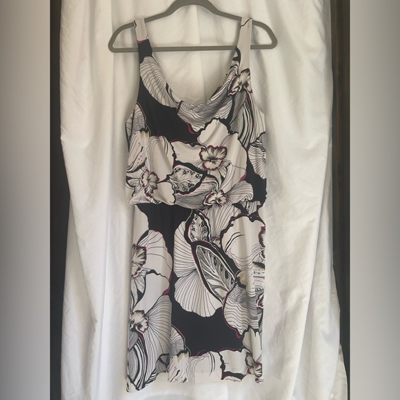 White House Black Market Dress NWOT - Picture 2 of 6